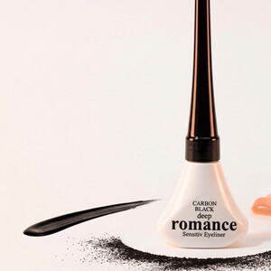 خط چشم مات دیپ رومنس مدل Matt Dip Eyeliner با رنگدانه غنی