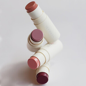 رژگونه استیکی دومنظوره فارماسی BLUSH STICK بدون آزمایش روی حیوانات