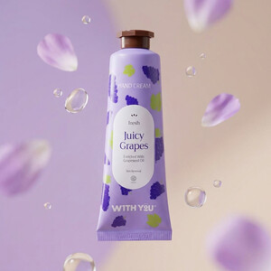کرم دست juicy grapes ویت یو برای نرم کردن و تغذیه پوست دست