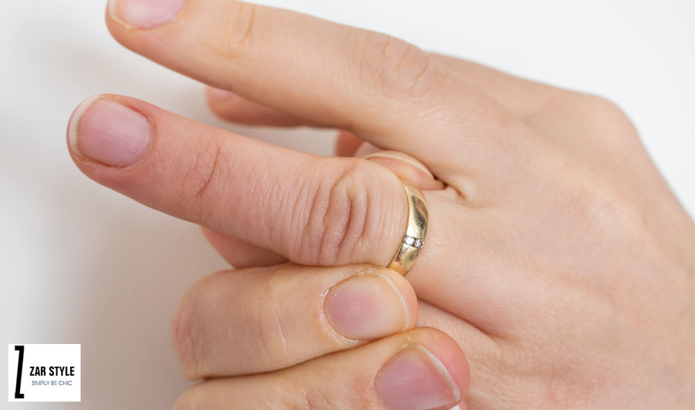 روش در آوردن انگشتر گیر کرده در انگشت، در 7 گام!