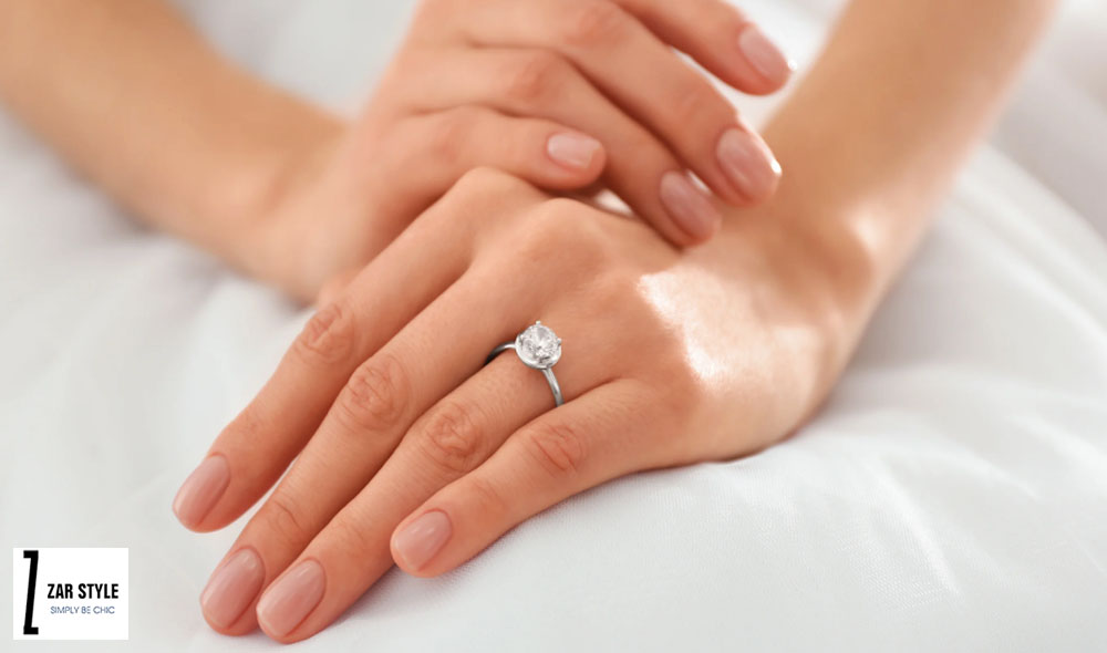 انگشتر نامزدی در کدام دست انداخته می‌شود؟!