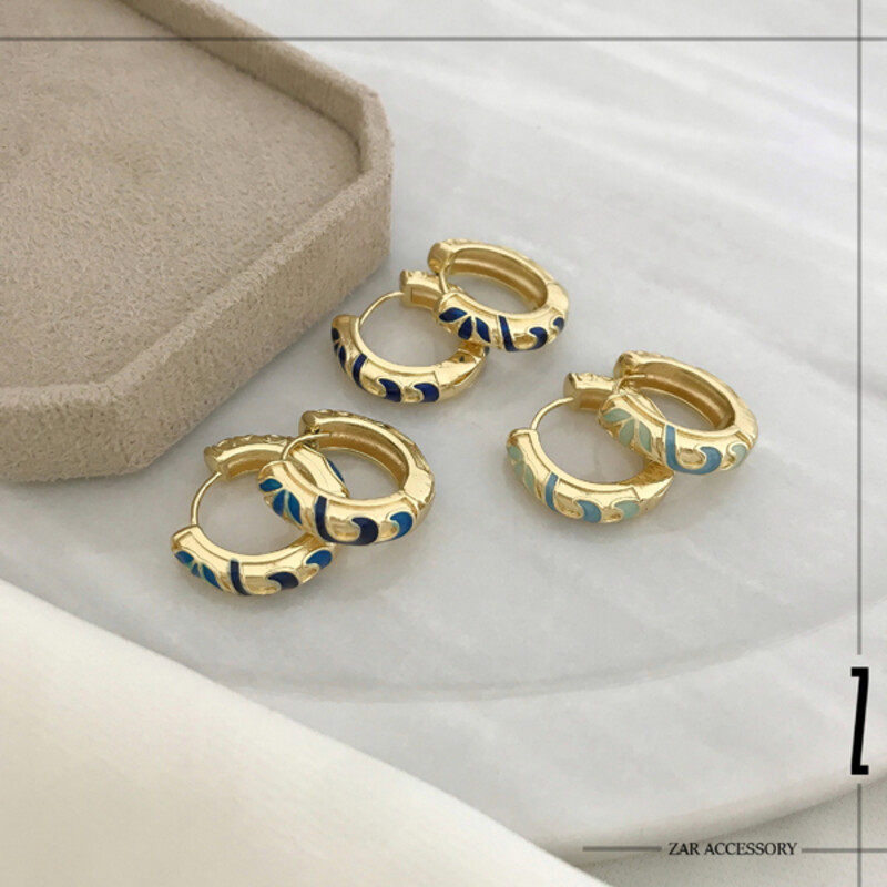 گوشواره حلقه‌ای میناکاری طرح‌دار