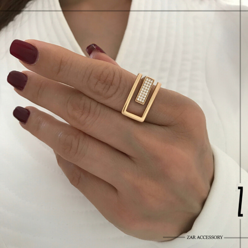 انگشتر مستطیلی خطی نگین‌دار