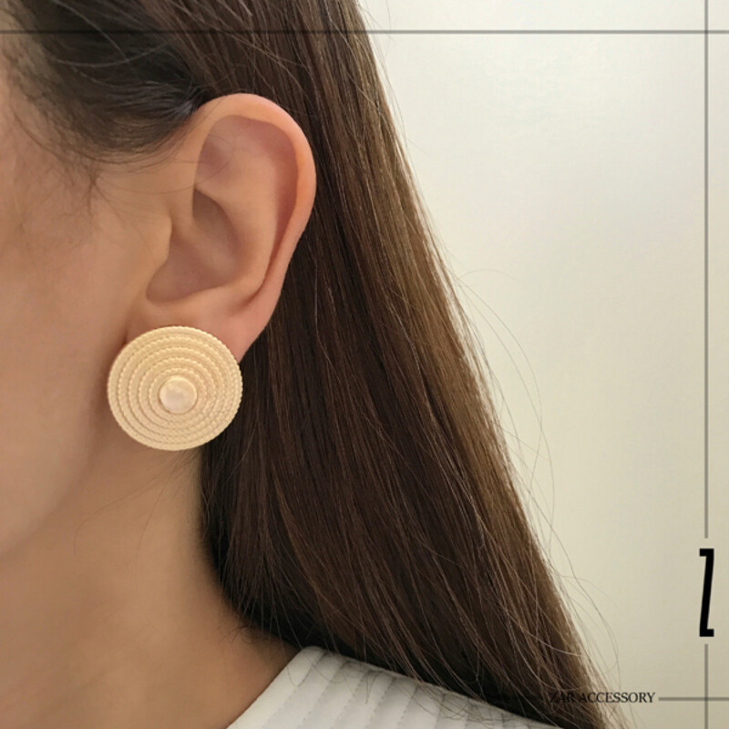 گوشواره دکمه‌ای دایره