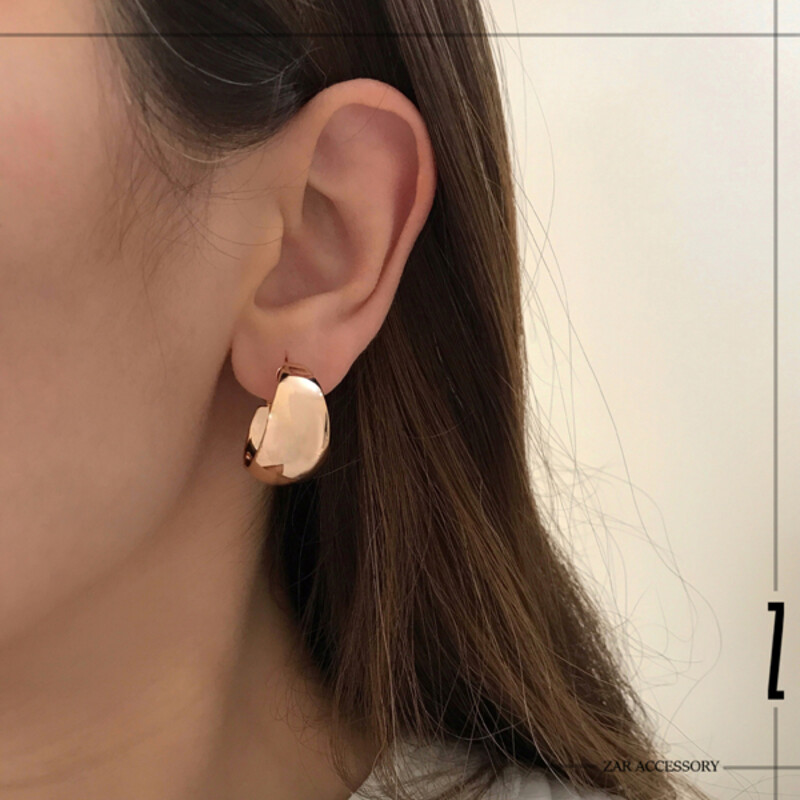 گوشواره زنانه حلقه‌ای پهن آینه‌ای