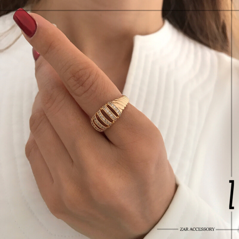 انگشتر گنبدی نگین‌دار