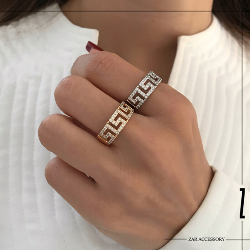 انگشتر ورساچه نگین‌دار