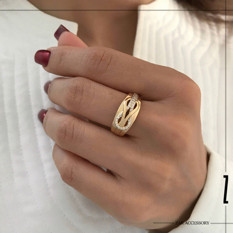 انگشتر فرگامو نگین‌دار