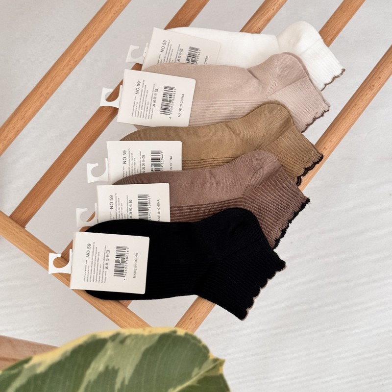 جوراب نیم ساق لبه دالبری