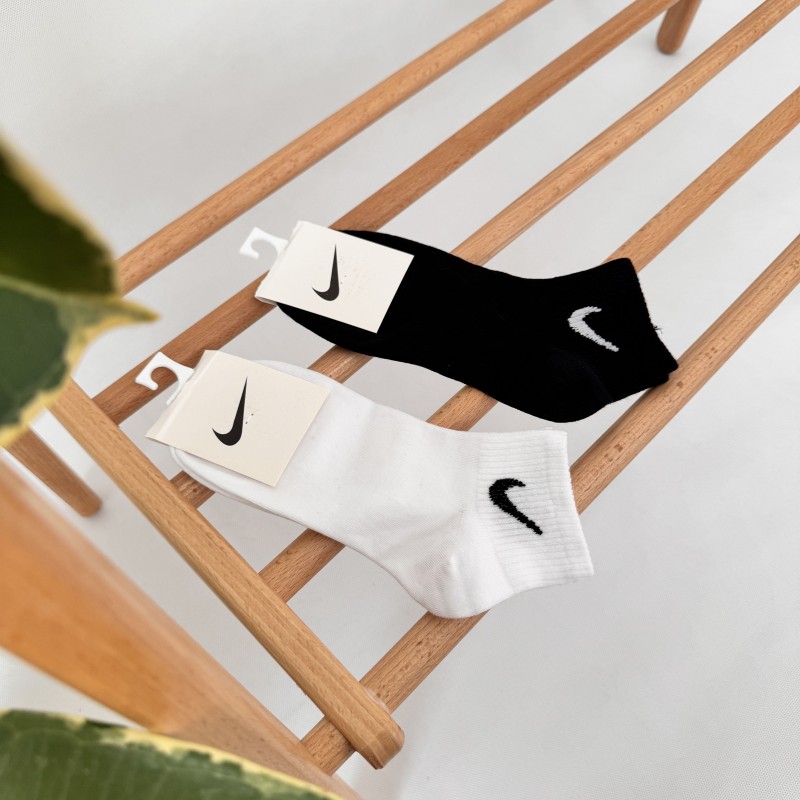 جوراب نیم ساق نایکی