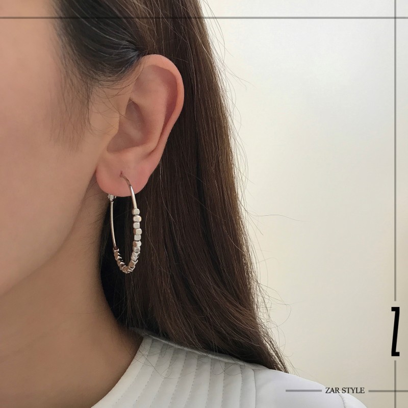 گوشواره حلقه‌ای مهره‌دار مکعبی