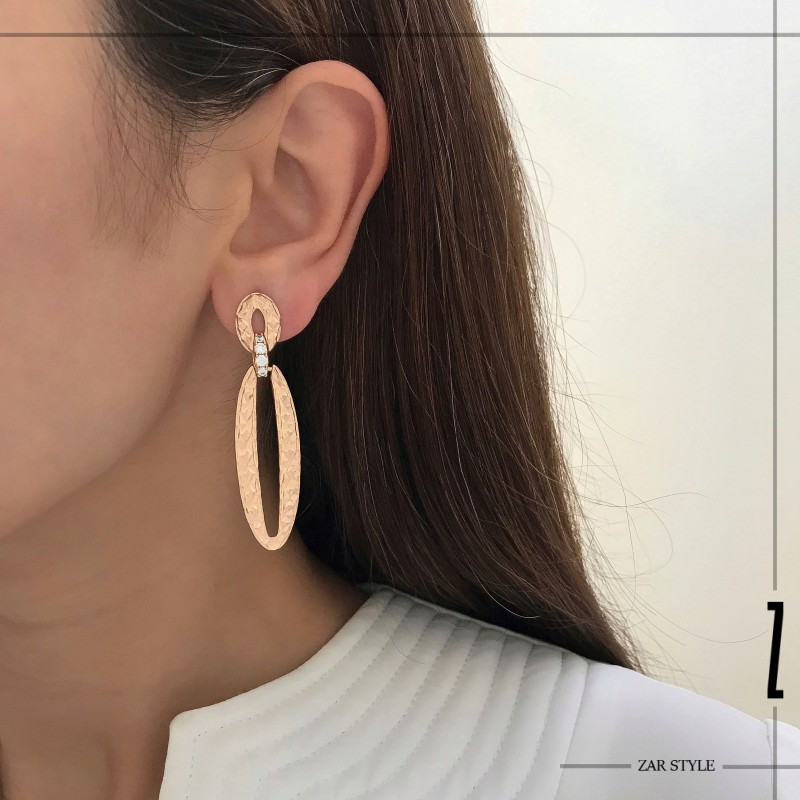 گوشواره آویزی بیضی تراشه و نگین