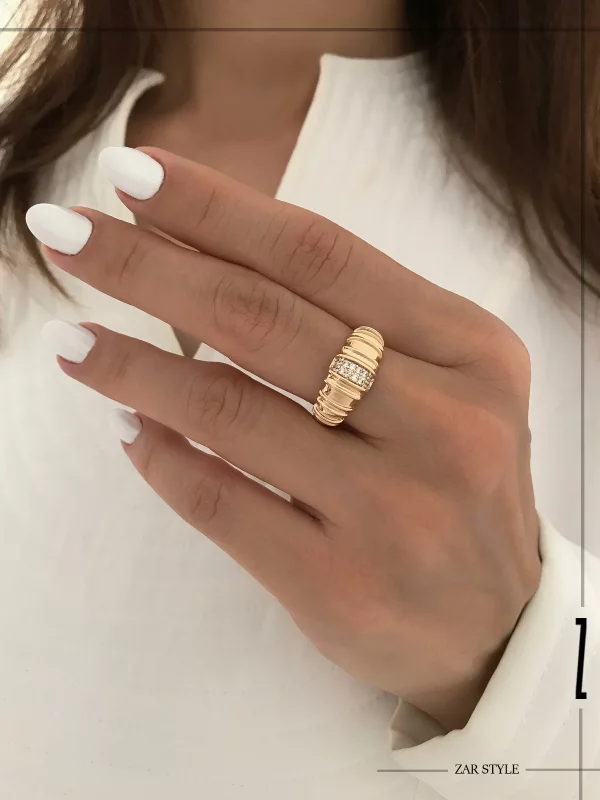 انگشتر خط برجسته نگینی