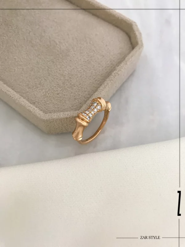 انگشتر بامبو برجسته نگین‌دار