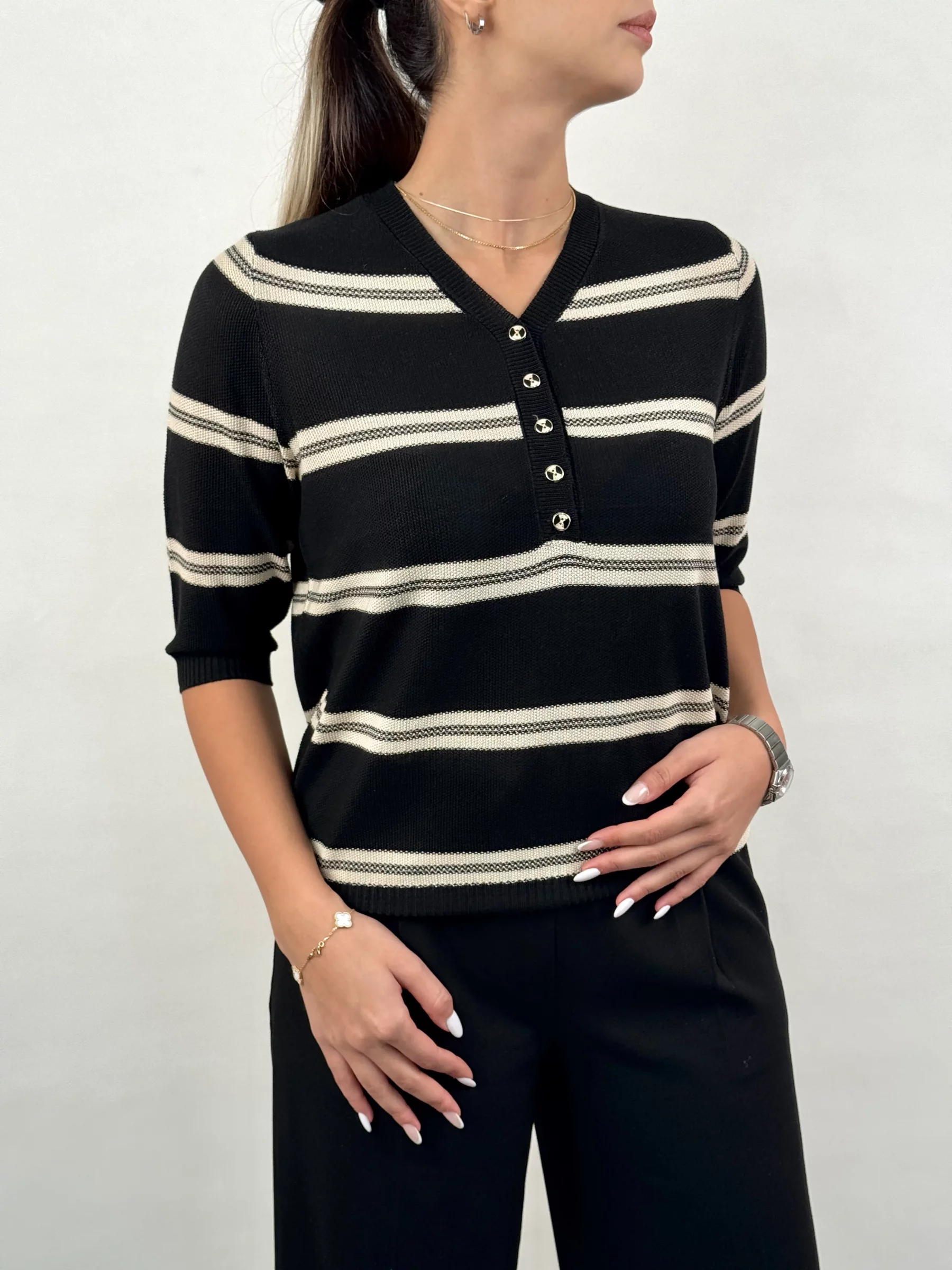 بافت راه راه جلو دکمه‌دار