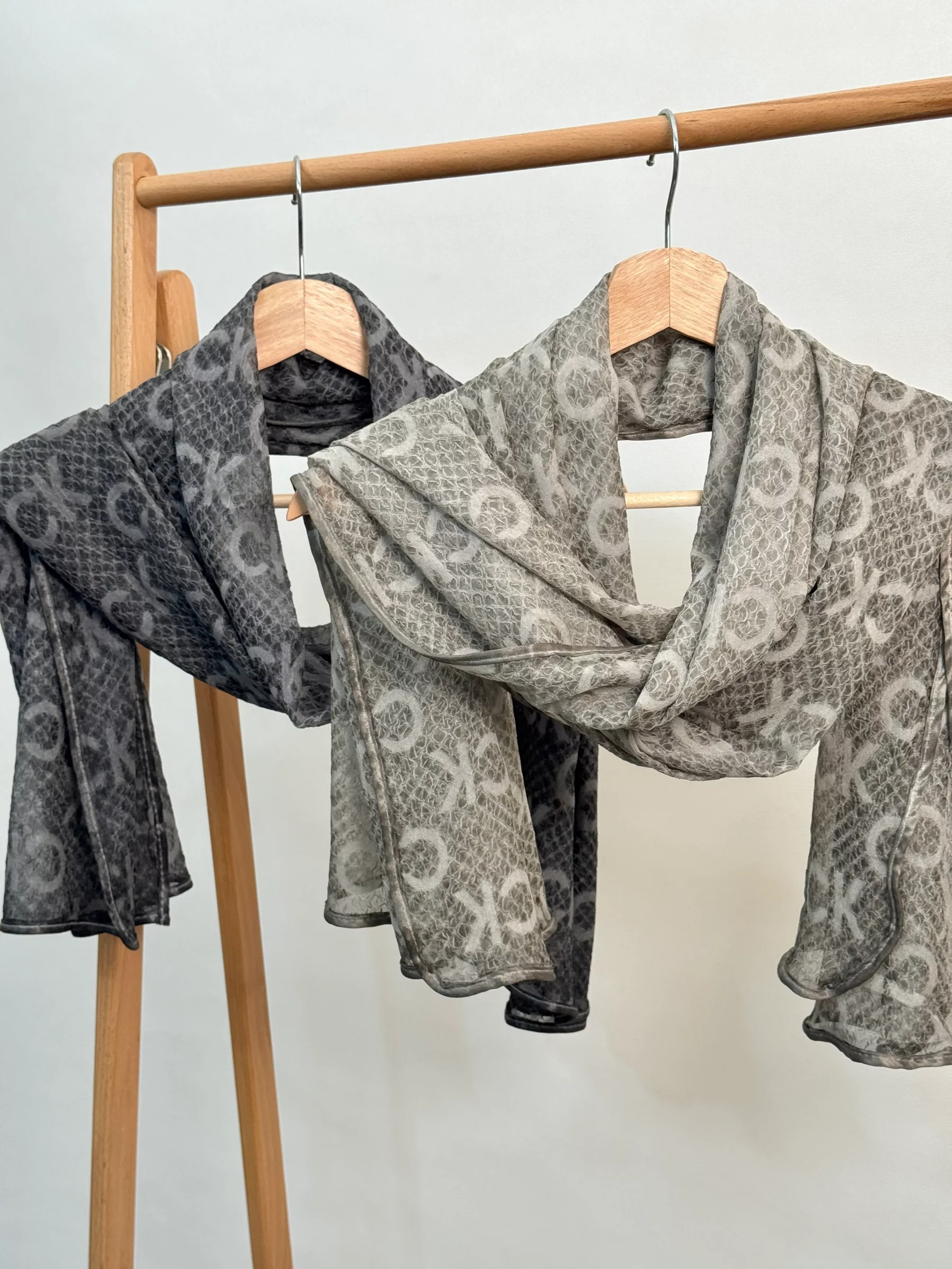 شال دورگان طرح کلوین کلاین