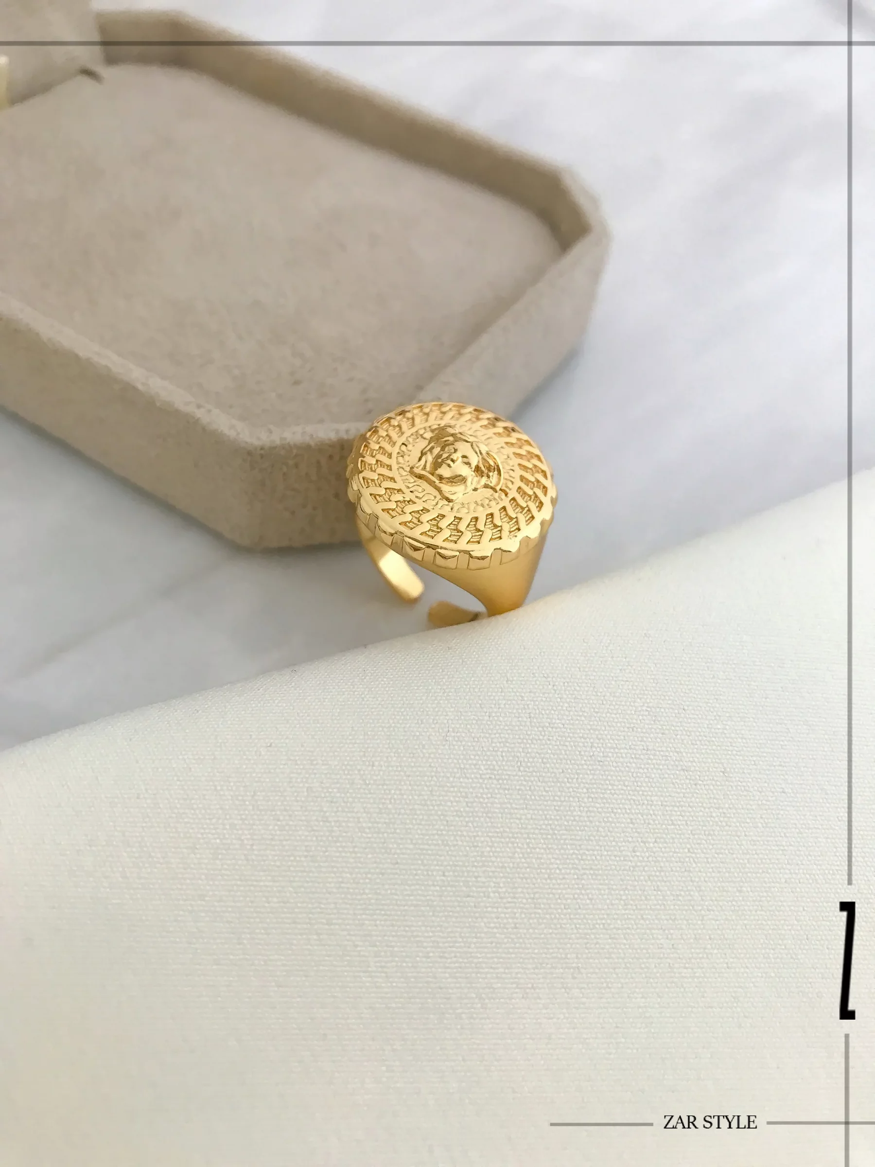 انگشتر ورساچه گرد