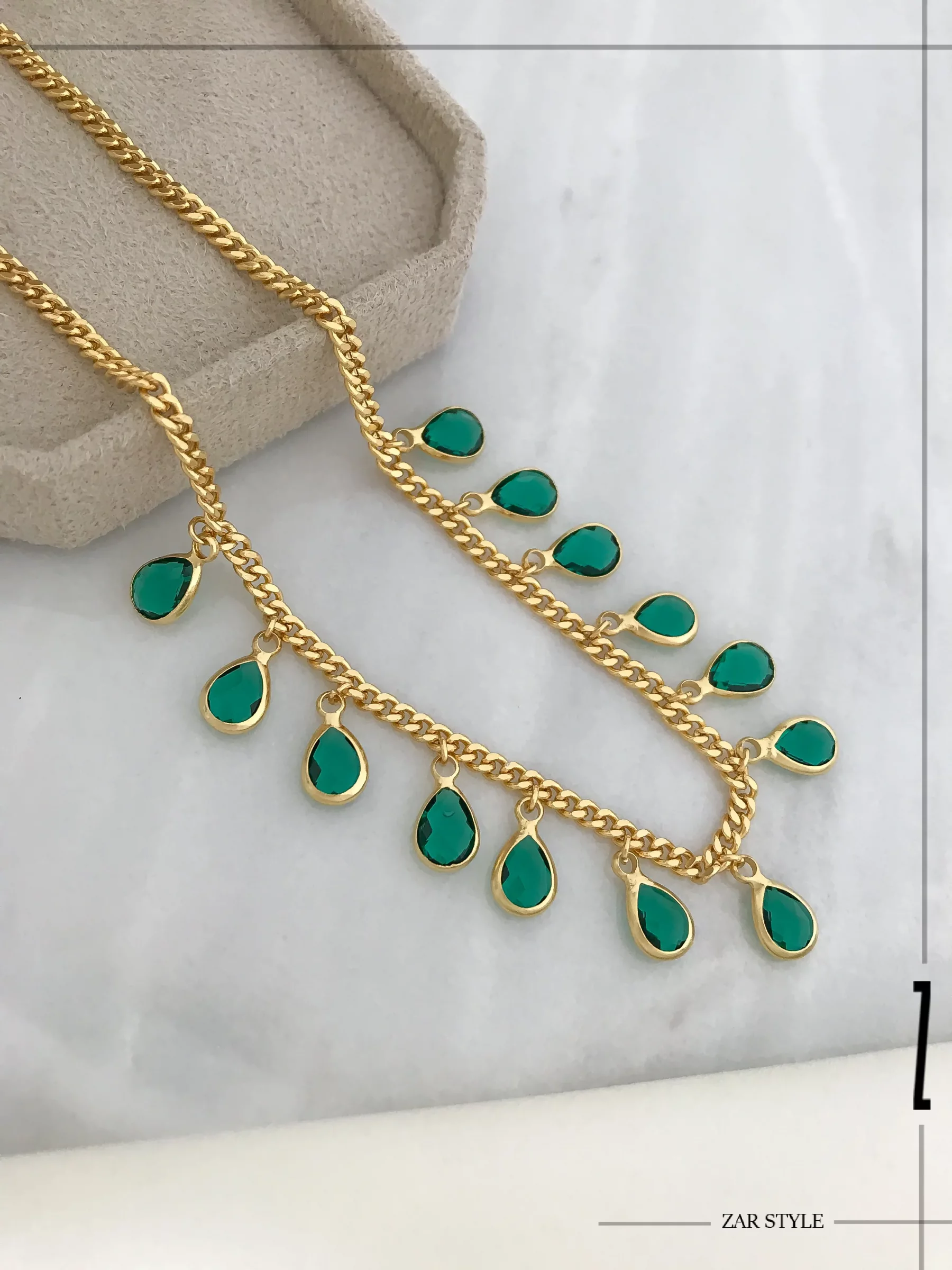 گردنبند آویز نگین اشکی سبز