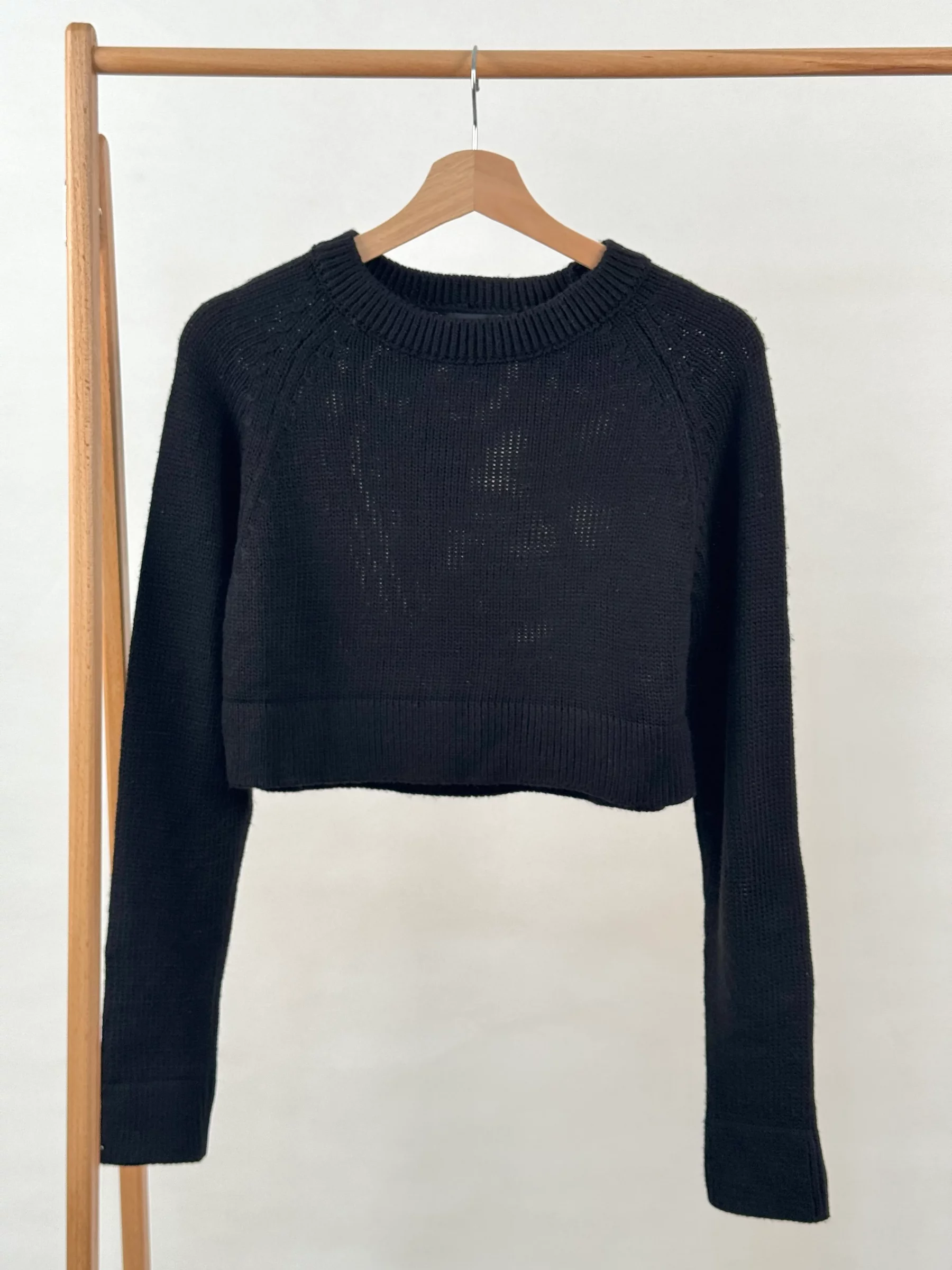 کراپ بافت مشکی یقه گرد