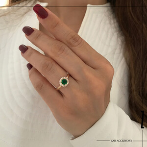 انگشتر نگین زمردی گرد