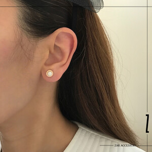 گوشواره میخی مروارید فریم‌دار