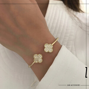 دستبند ونکلیف دو گل نگین‌دار