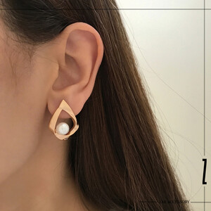 گوشواره قطره تک مروارید