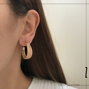 گوشواره حلقه‌ای مولتی لاین شنی