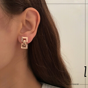 گوشواره زنانه زنجیره نگین‌دار