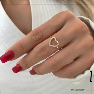 انگشتر زنانه قلب دور نگین