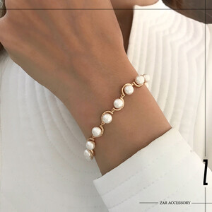 دستبند مرواریدی نیم حلقه