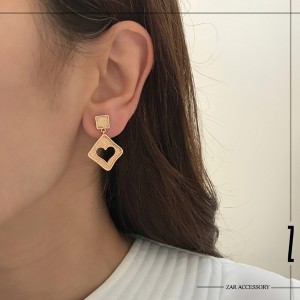 گوشواره مربعی قلب تراشه