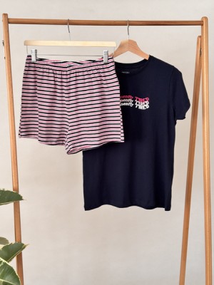 تیشرت و شلوارک راه راه