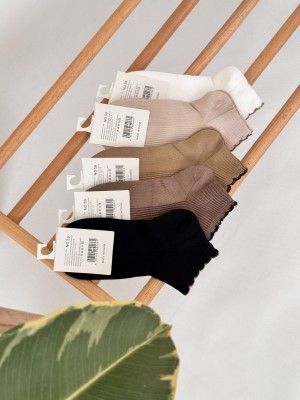 جوراب نیم ساق لبه دالبری