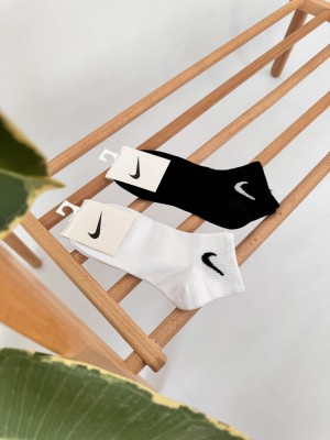 جوراب نیم ساق نایکی