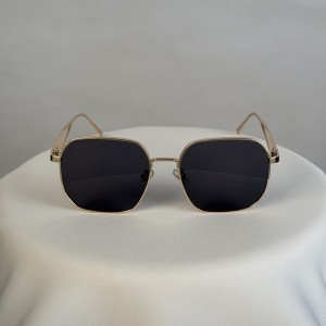 عینک آفتابی  پرادا فریم‌دار