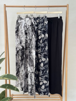 شلوار طرح‌دار نخی