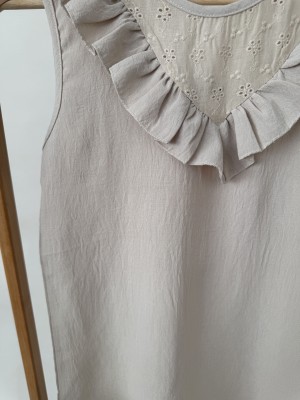 تاپ یقه گرد چین‌دار