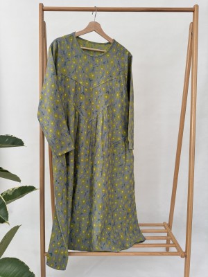 پیراهن ساحلی کنفی میدی طرح بابونه