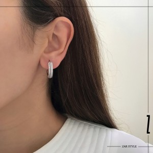 گوشواره حلقه‌ای سه لاینی نگین و پیچ