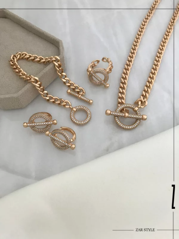 گردنبند کارتیه قفل تی نگین‌دار