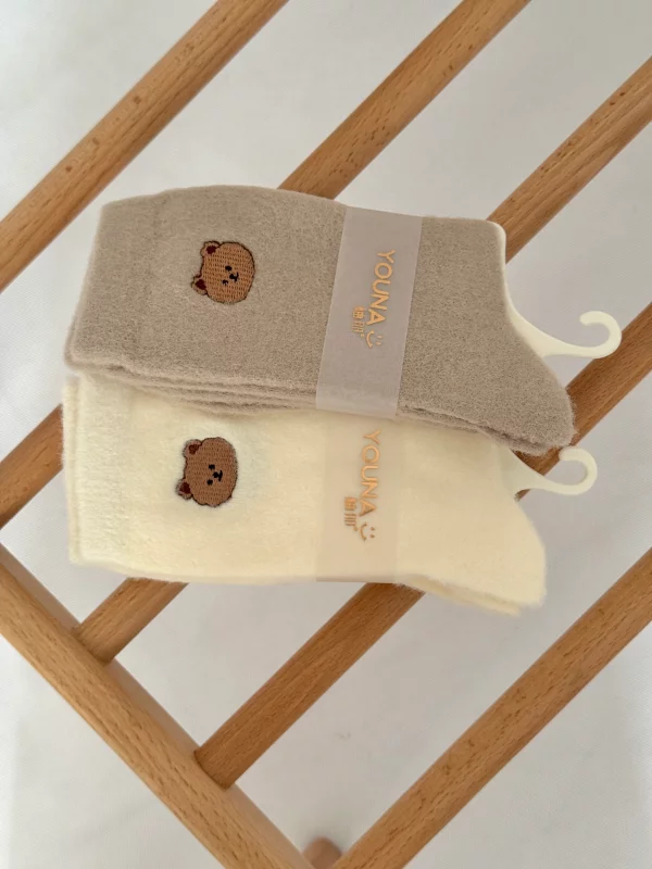 جوراب  ساق‌دار پشمی خرس گلدوزی