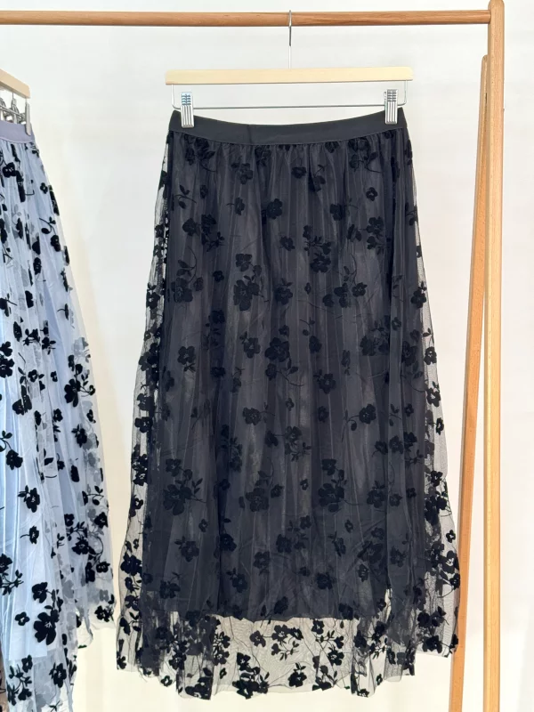 دامن توری گل‌ مخملی