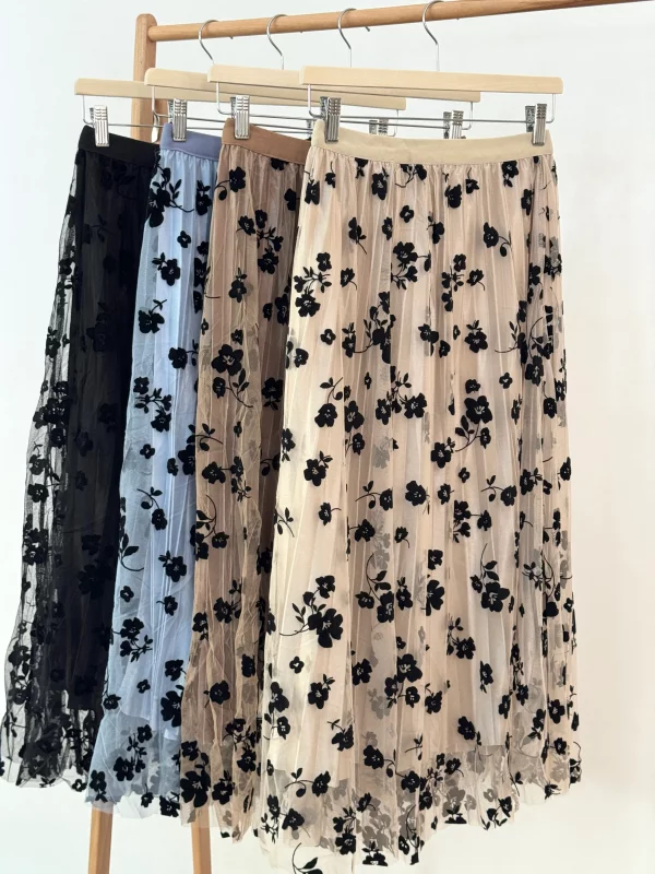 دامن توری گل‌ مخملی