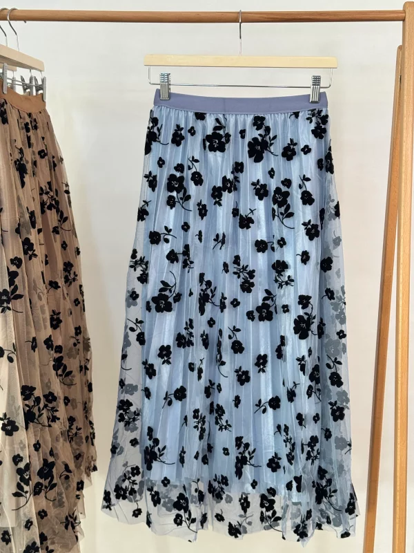 دامن توری گل‌ مخملی