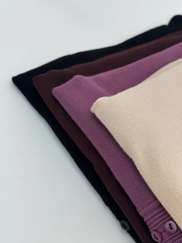 بافت یقه هفت جلو دکمه‌دار