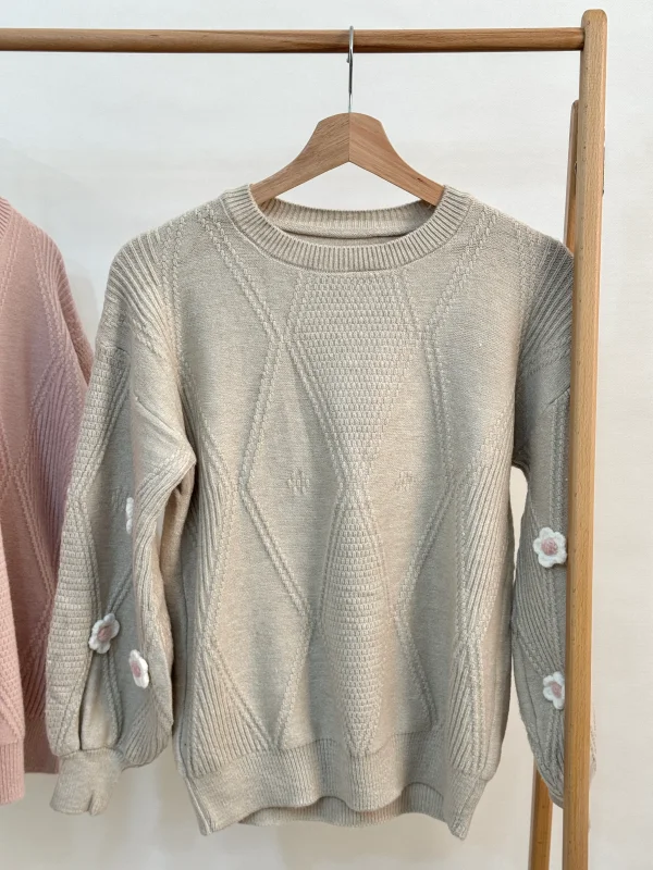 بافت آستین پفی گل‌ سفید