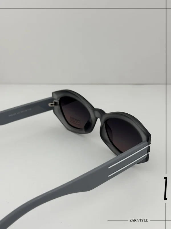 عینک آفتابی طرح دیور