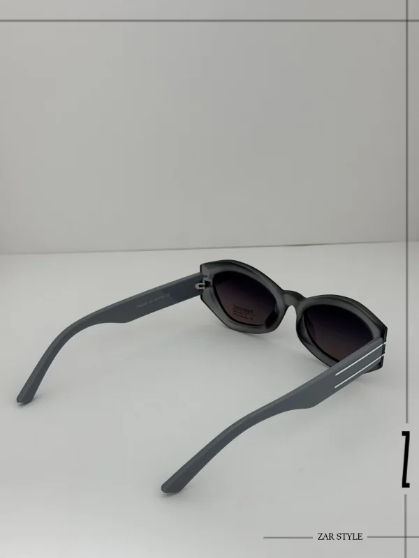 عینک آفتابی طرح دیور