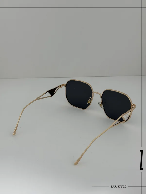 عینک آفتابی  پرادا فریم‌دار